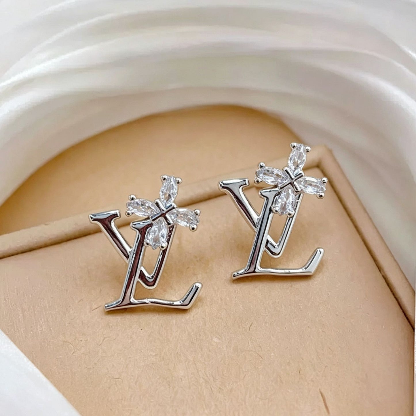 C64 LV Necklace Earrings