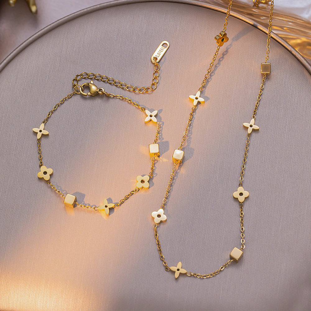P8 Clover Chains