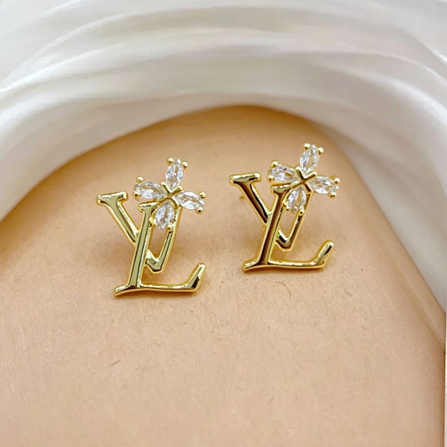 C64 LV Necklace Earrings