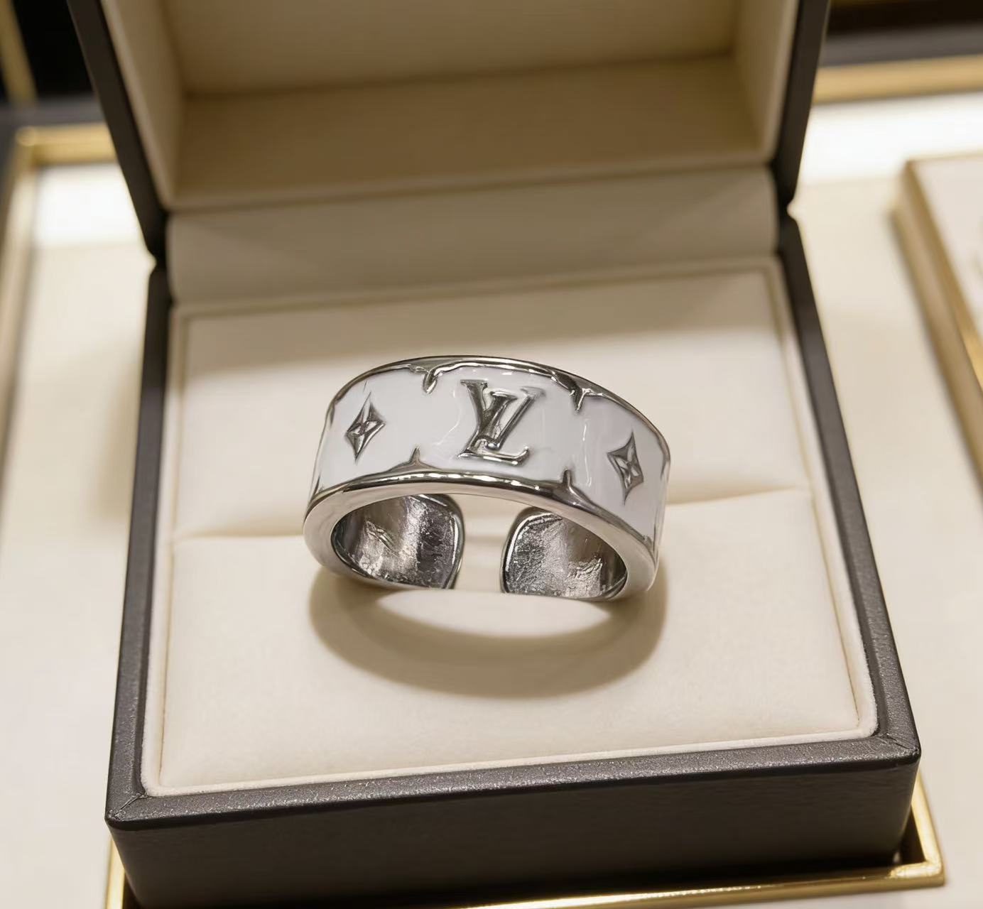 C6 LV Ring